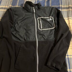 The North Face Boys XL 18/20 zip up fleece jacket with pockets